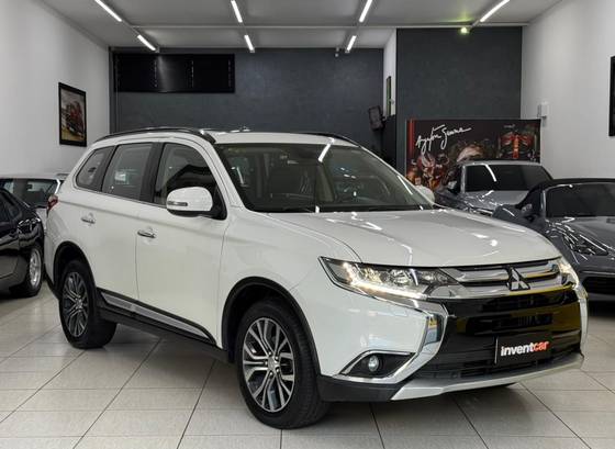 MITSUBISHI OUTLANDER 2.2 4X4 16V DIESEL 4P AUTOMÁTICO MITSUBISHI OUTLANDER 2.2 4X4 16V DIESEL 4P AUTOMÁTICO